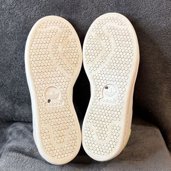Adidas Stan Smith White Sneakers with Peach and Lime Accents - Picture 8 of 13